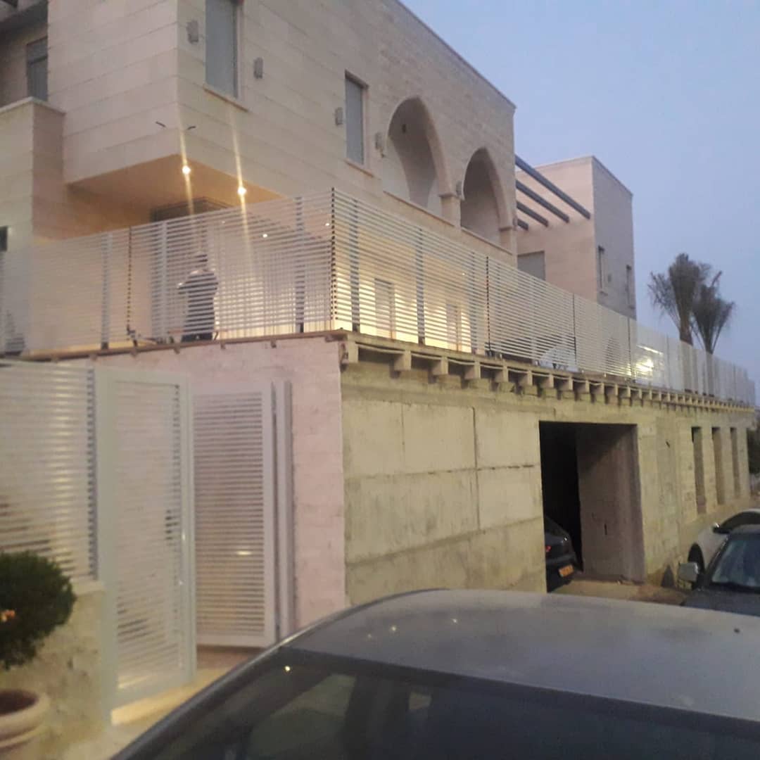 שער או גדר ברזל – עבודת מסגרות