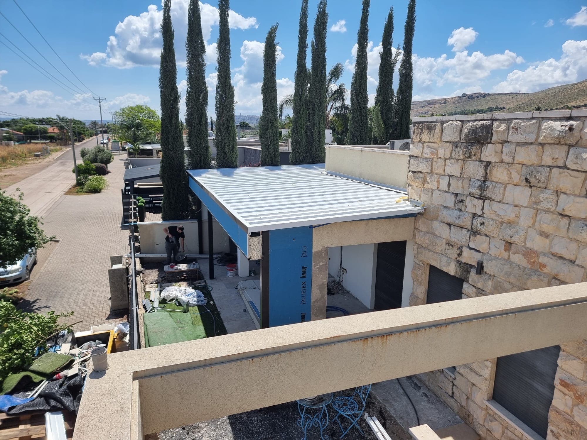 פרגולה או גג – עבודת מסגרות