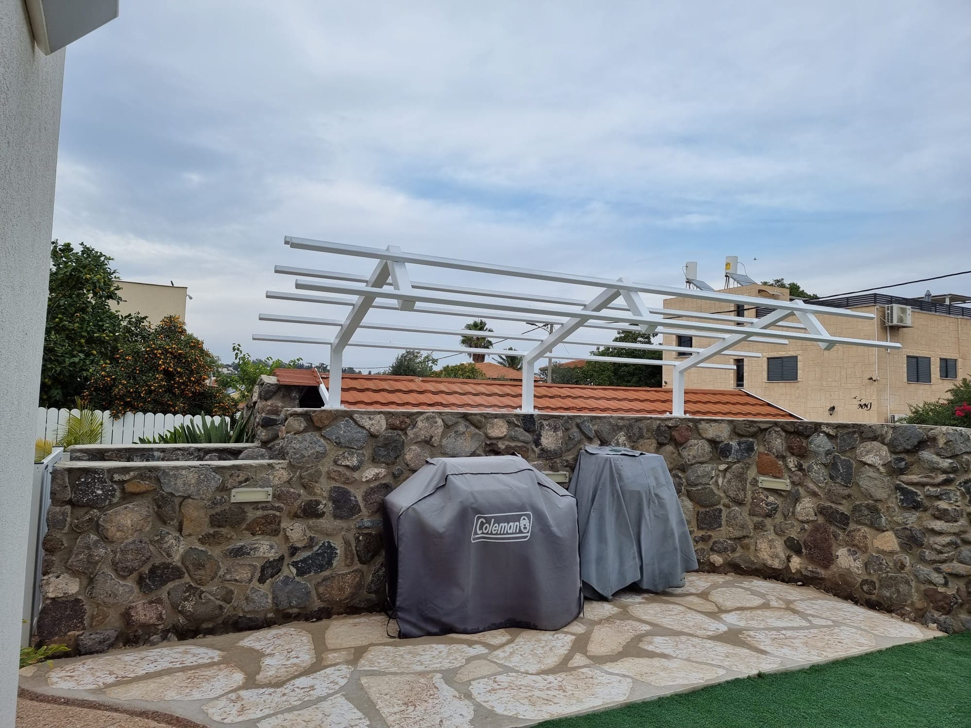 פרגולה או גג – עבודת מסגרות