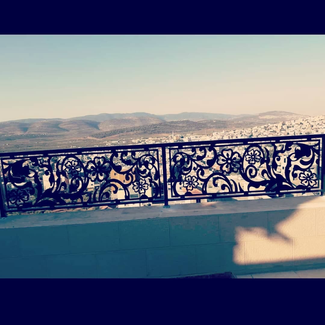 מעקה מדרגות – עבודת מסגרות