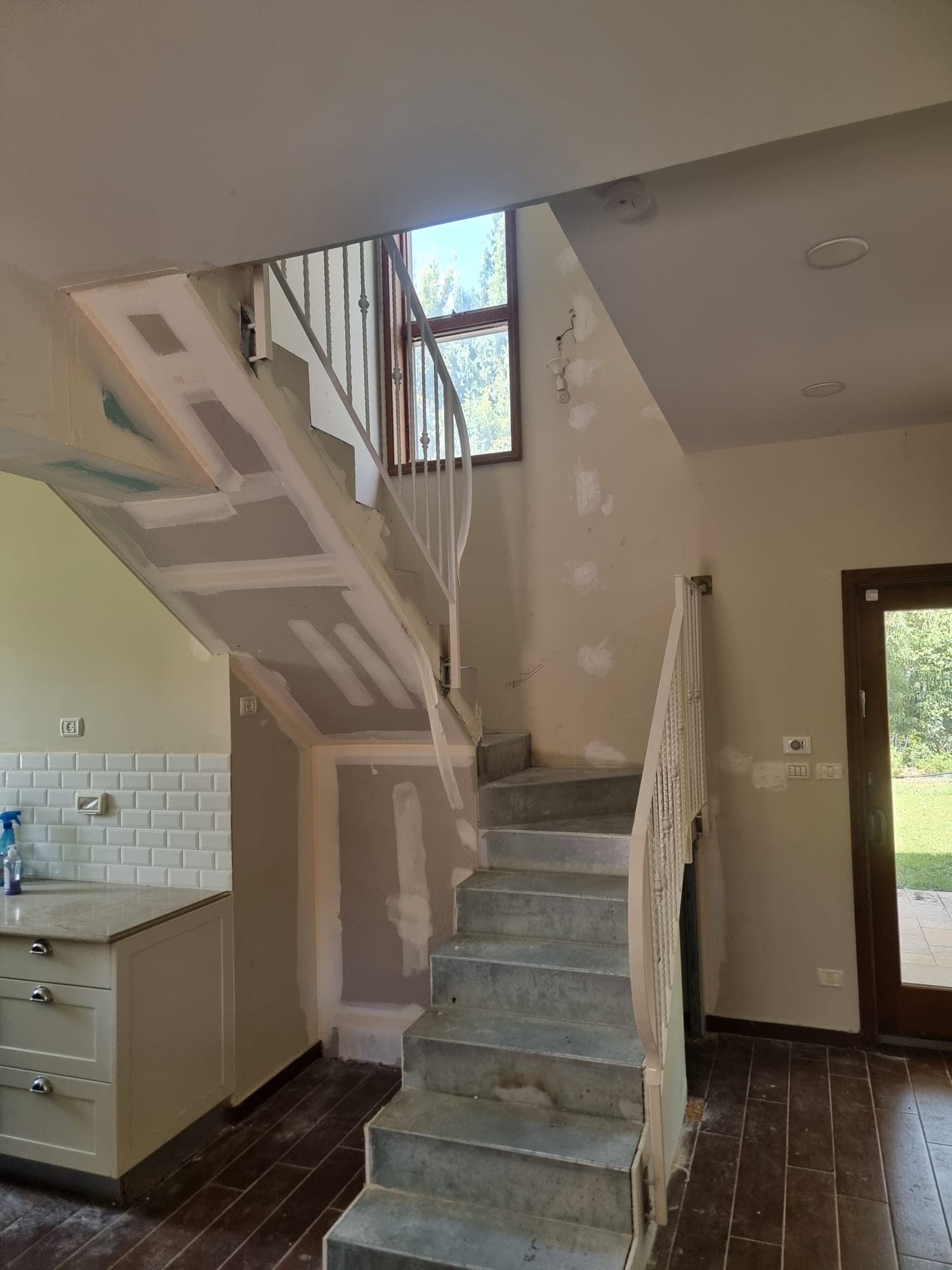 מעקה מדרגות – עבודת מסגרות