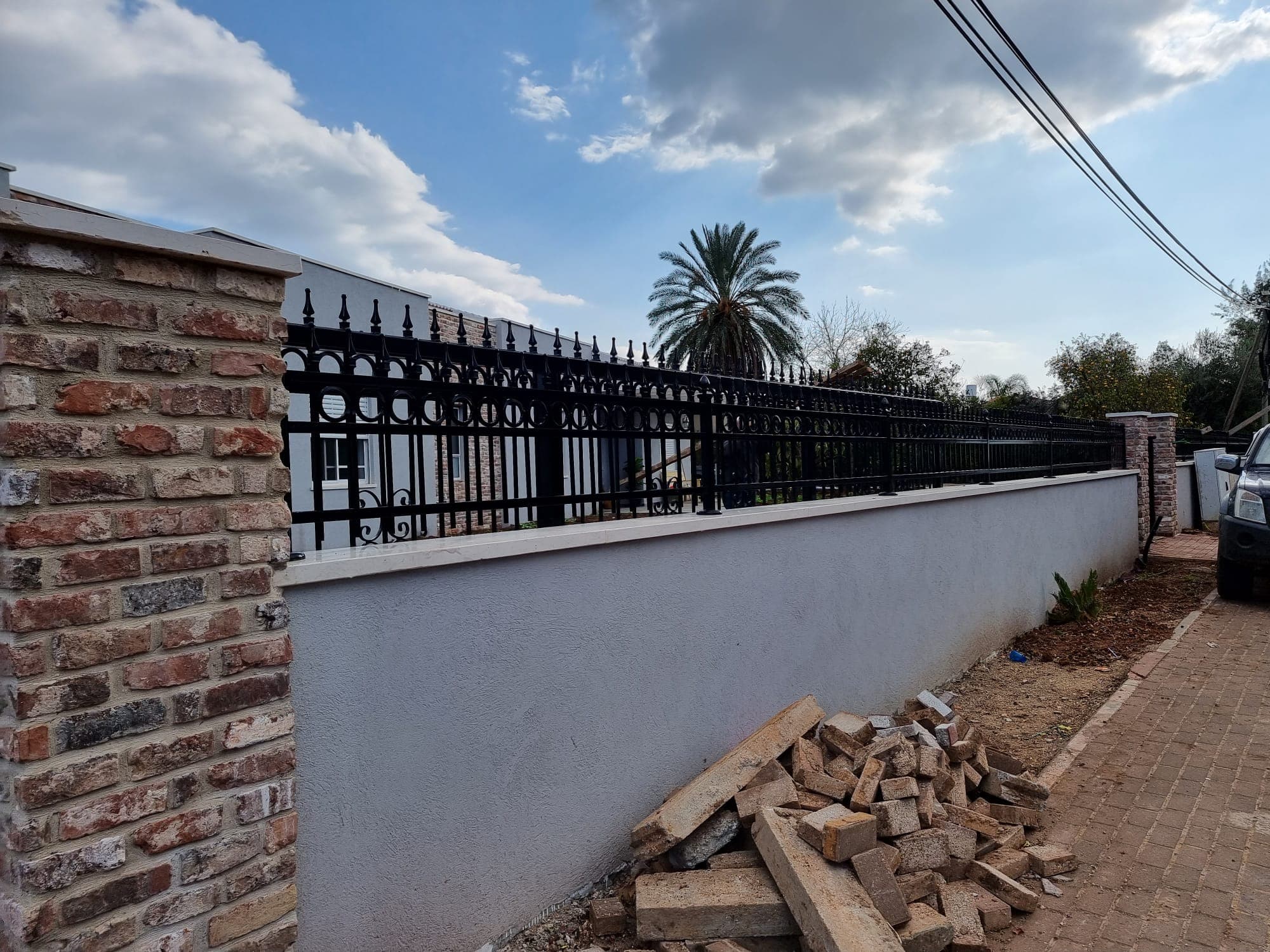 מעקה מדרגות – עבודת מסגרות