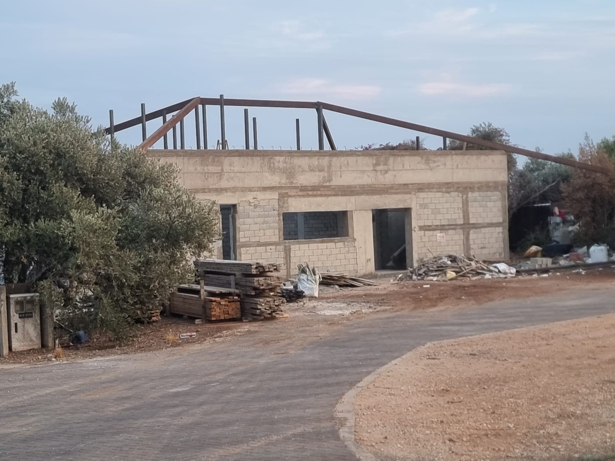 חיזוק מבנה או מרפסת – קורות ועמודים