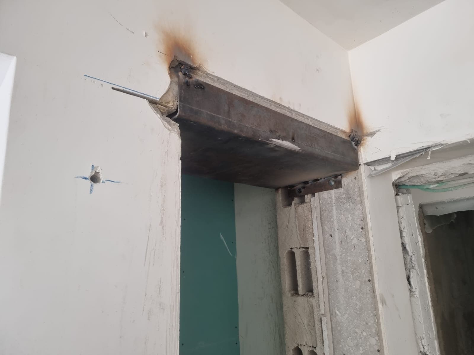 חיזוק מבנה או מרפסת – קורות ועמודים