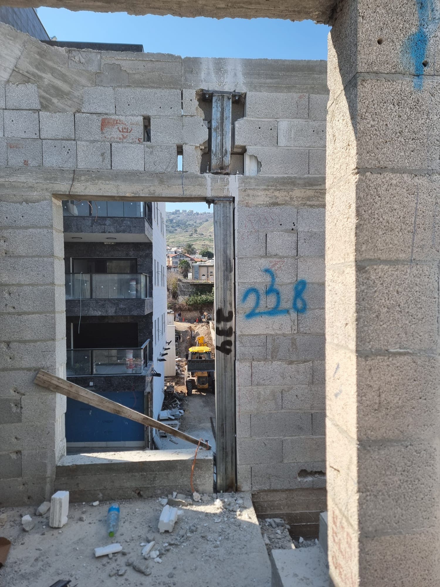 חיזוק מבנה או מרפסת – קורות ועמודים