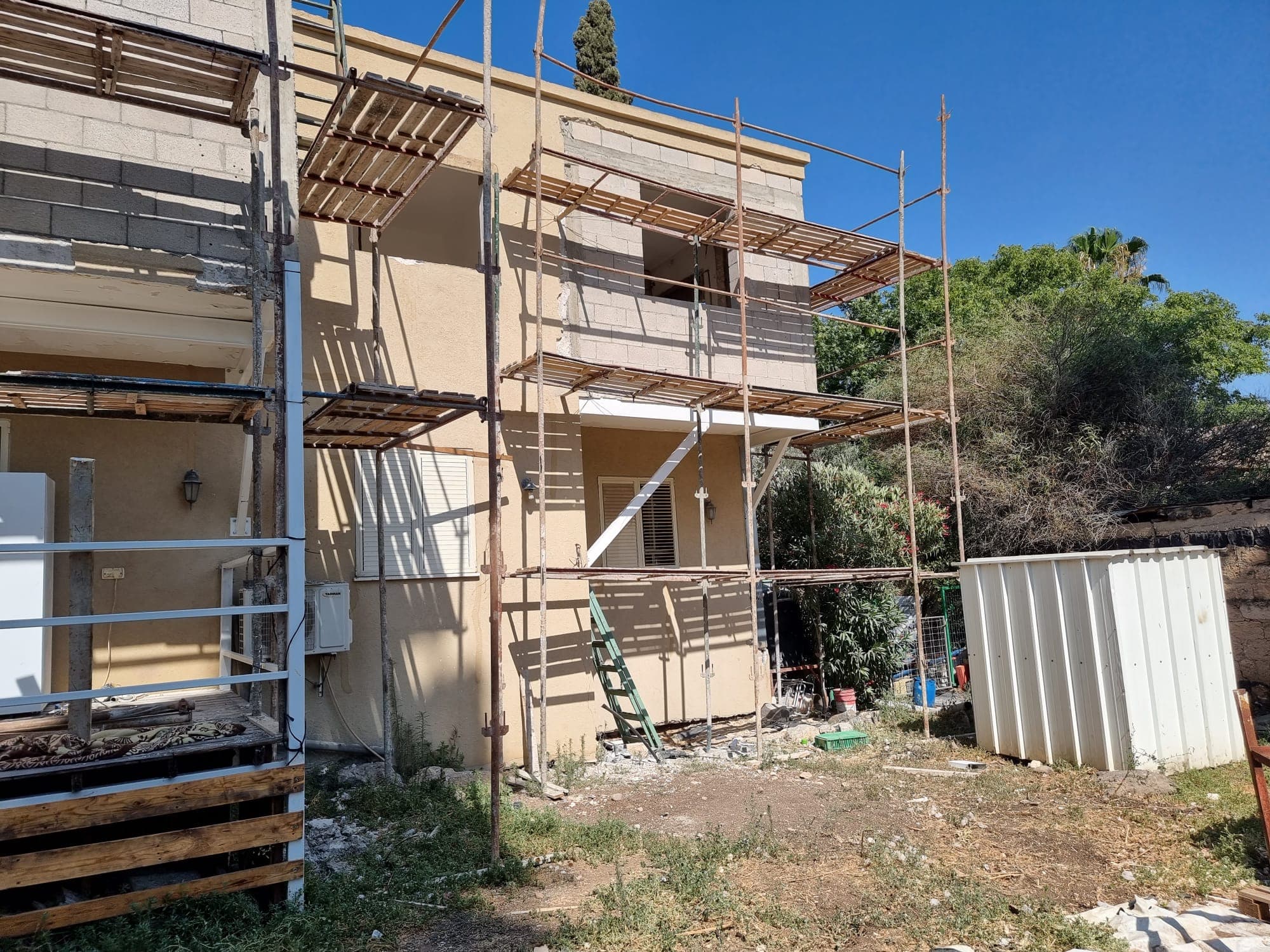 חיזוק מבנה או מרפסת – קורות ועמודים