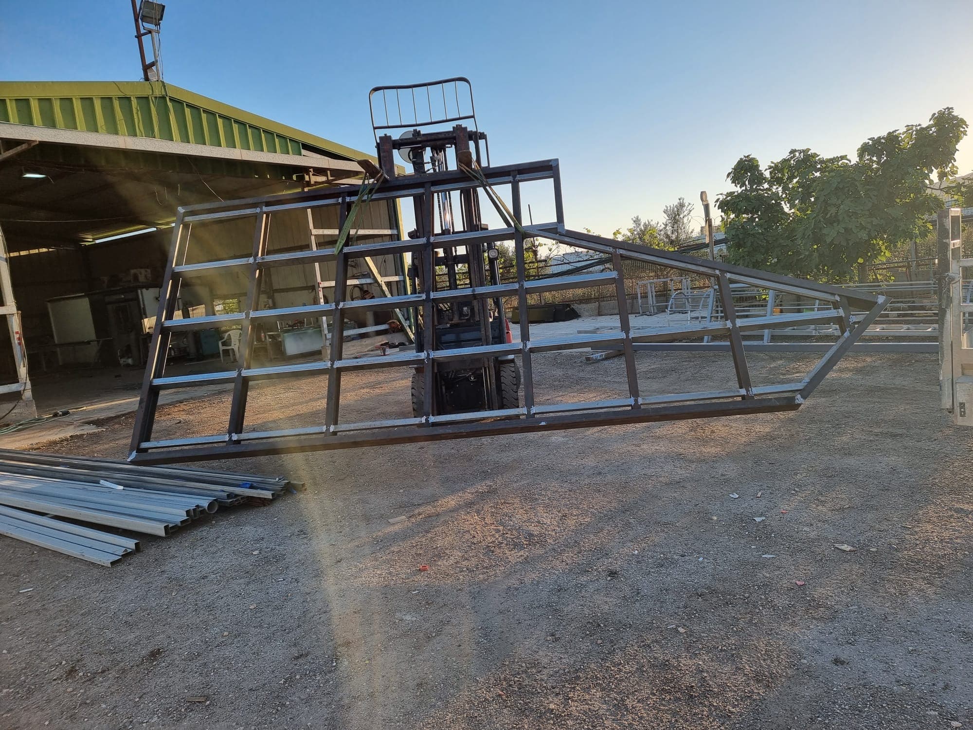 חיזוק מבנה או מרפסת – קורות ועמודים