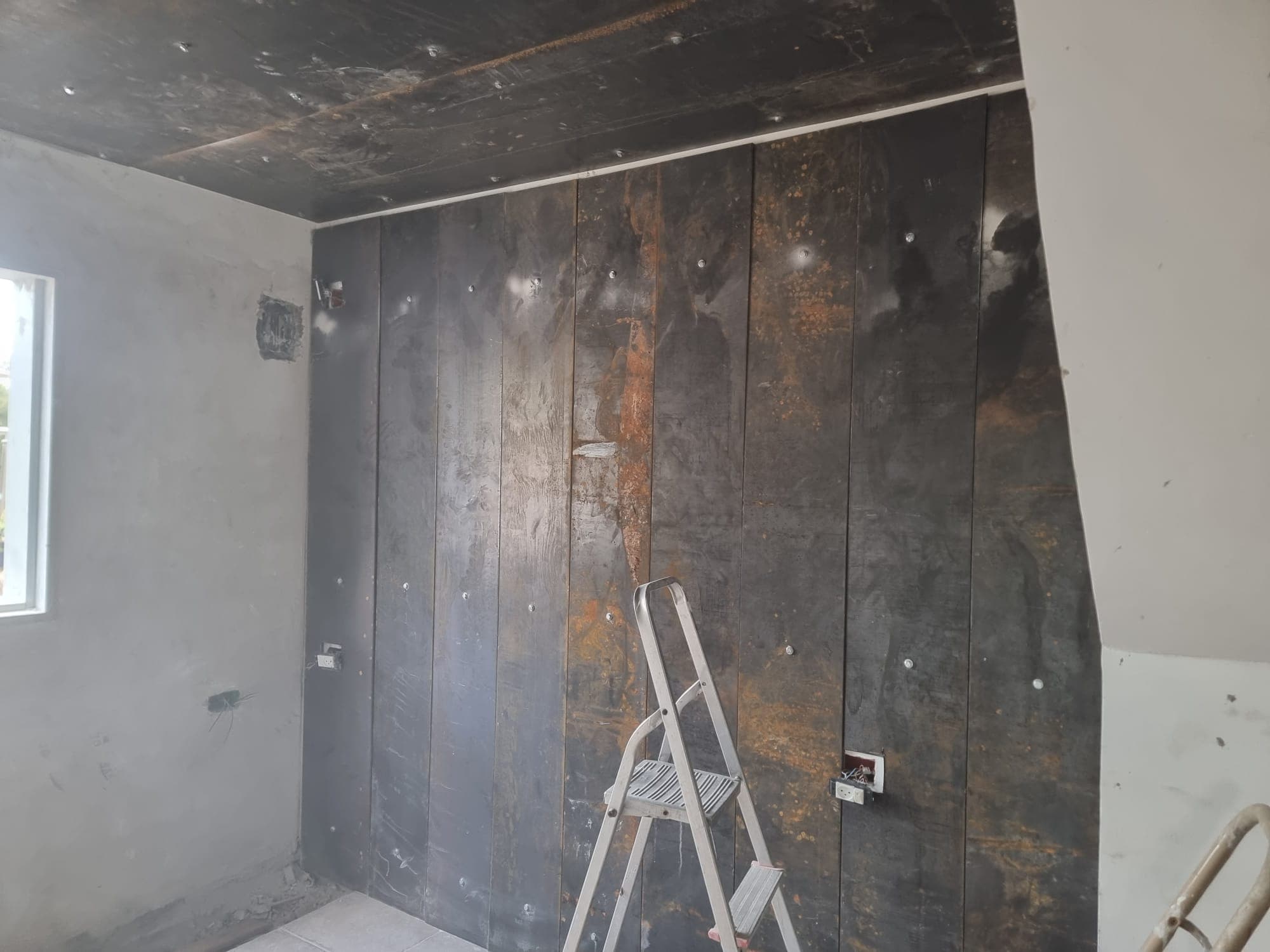 מחסן או חדר ברזל – מבנה קל