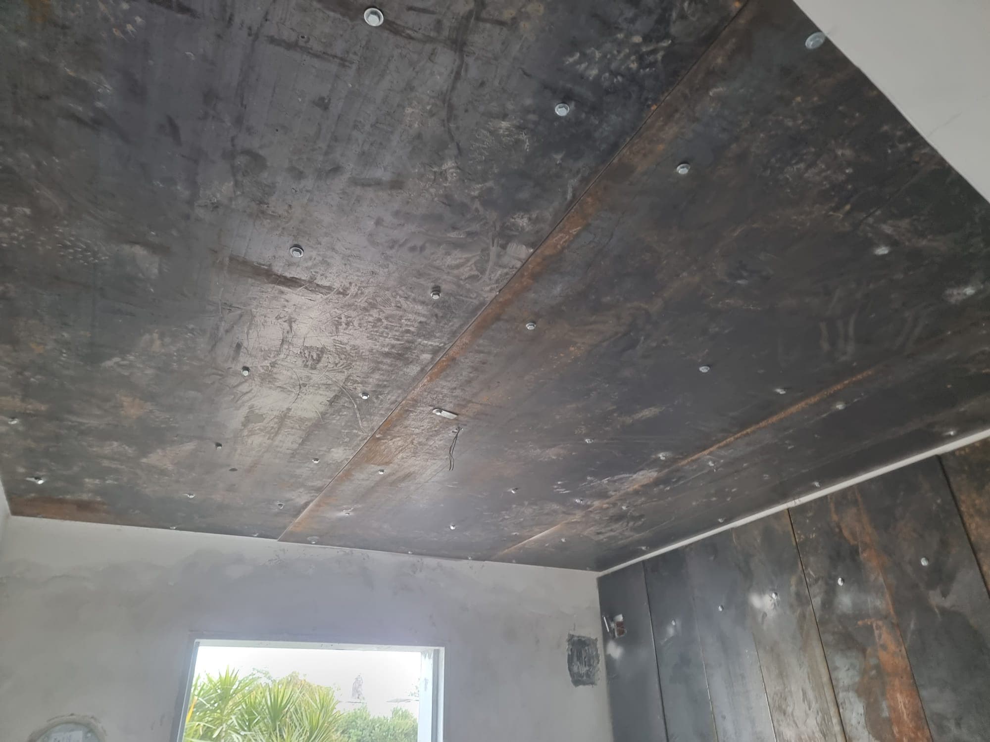 מחסן או חדר ברזל – מבנה קל